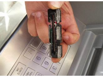 ATM’de böyle bir düzenek görürseniz polisi arayaın