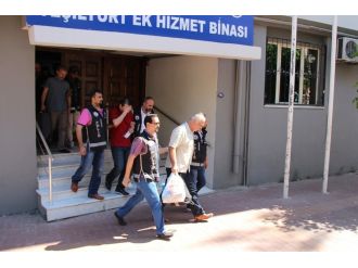 Tarık Toros’un da aralarında bulunduğu 13 kişi yurtdışına kaçtı