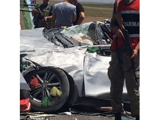 Düğün konvoyunda zincirleme kaza: 20 yaralı