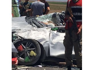 Düğün konvoyunda kaza: 1 ölü, 21 yaralı