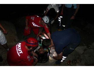 35 metreden düştü, yaralı olarak kurtuldu