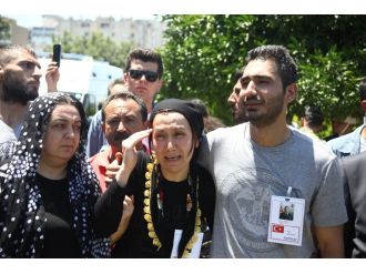 Ablası böyle uğurladı