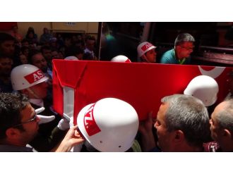 Şehidi binler uğurladı