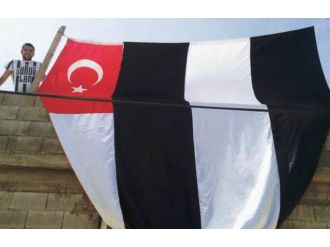 Tam fotoğraf çektirirken...