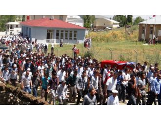 Kırgız asıllı şehit son yolculuğuna uğurlandı