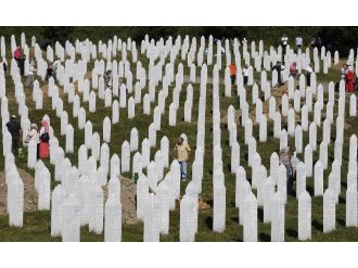 Tam 21 yıl oldu: 8372 katledilmişti  !