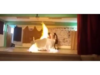 Öğrenciler bir anda alevler içinde kaldı