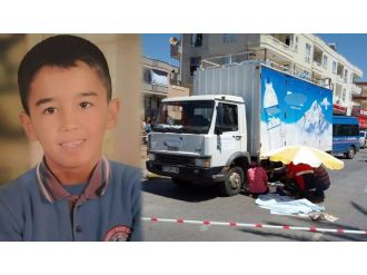 Kamyonetin altında kalan çocuk öldü