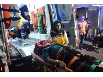 Kırmızı ışık ihlali kaza getirdi: 6 yaralı