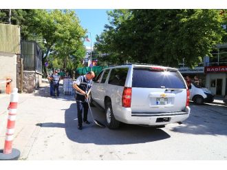 Fransa Büyükelçiliği önünde kuş uçurtulmuyor