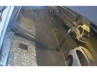 İstanbul’da kamyonet hırsızlığı kameraya yansıdı