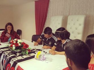 "Siyah günde beyaz günde evet mi ?"