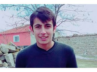 Babasını korumak için tüfeğin önüne atlayan çocuk öldü