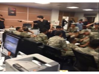 Çevik Kuvvet’i basan askerler gözaltına alındı