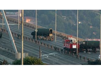 Köprüdeki FETÖ’cü askerler teslim oldu