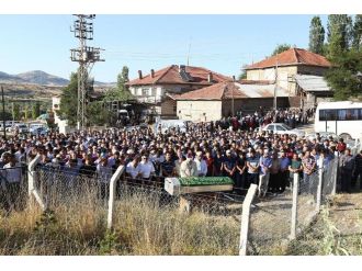 Demokrasi şehitleri son yolculuklarına uğurlandı