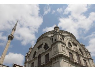 Demokrasi şehitleri için tüm camilerde sala okundu