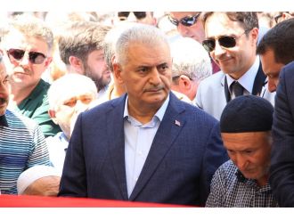 "Gece nöbette gündüz ayakta olmaya devam edeceğiz"