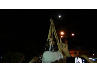 Van’da temsili idam sehpası kurdular