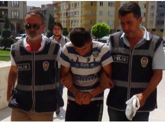 Tek başına sokağa çıkma yasağı uygulamaya çalışan darbeci paketlendi