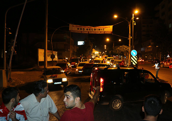 Pazarcık’ta Demokrasi Nöbetine Devam Ediyor