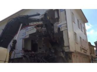 FETÖ’cülerin Eyüp’teki konağı yıkıldı