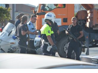 Polisle tartıştı, ’Bende bomba var’ deyince gözaltına alındı