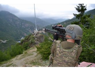 3 polisi şehit eden teröristler çembere alındı