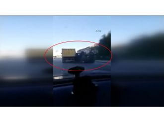 Kamyon darbecilerin tankına böyle karşı koydu