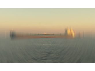 Bozcaada açıklarında bir gemi karaya oturdu