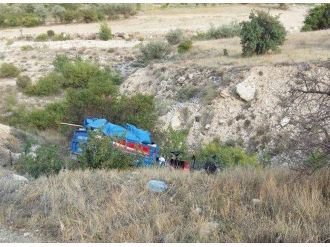 Çapa motoru şarampole uçtu: 1 ölü ‏ 2yaralı