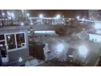 Darbeciler tankları kışladan böyle çıkardı
