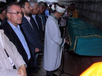 Cumhurbaşkanı Erdoğan’ın dayısı toprağa verildi