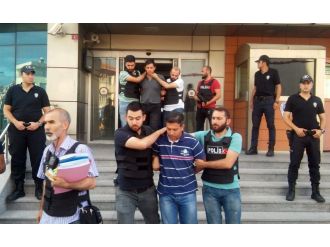 Halkın üzerine tank süren hainler yüzleri ifşa edilerek götürüldü