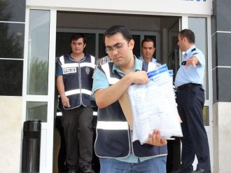 FETÖ’nün yurdundan askeri kamuflaj çıktı