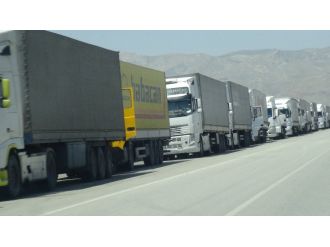 "Darbe olacak" iddiası sınır kapısını kapattırdı