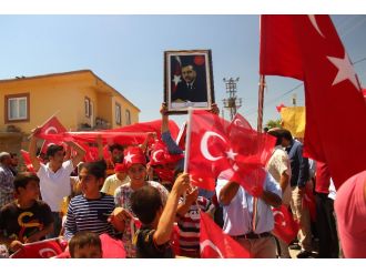 Diyarbakır kırmızı beyaza büründü