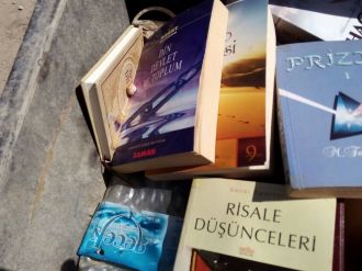Dekanların odalarından Feto’nun kitapları çıktı