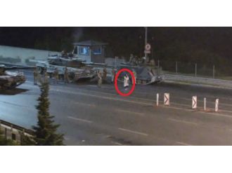 Darbecilere tek başına direnen kadın!