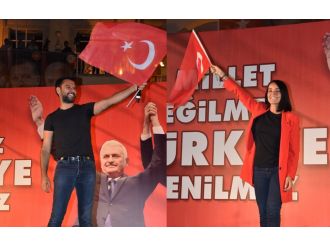 Ünlülerden demokrasi nöbetine destek