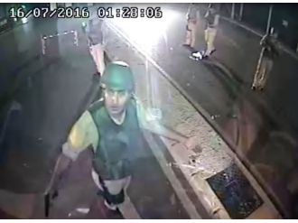 Otobüs soförünün başına silah dayamışlar