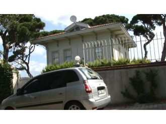 Nazlı Ilıcak’ın evinde sessizlik hakim