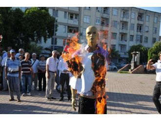 FETÖ ateşe verildi