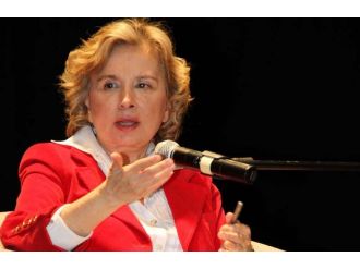 Nazlı Ilıcak kaçmış !