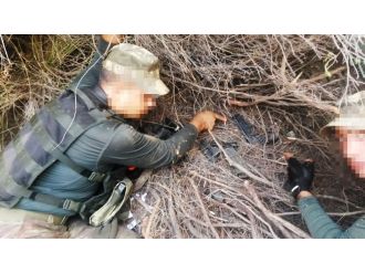 Yakalanan darbecilerin silahları da ele geçirildi