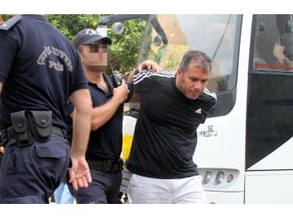 Yakalanacağını anlayınca "Namaz kılmaya gidiyordum" demiş