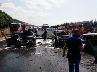 TEM’de zincirleme kaza: Araçlar küle döndü