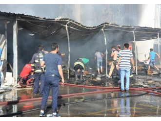 Spotçular çarşısında korkutan yangın