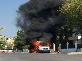 Ambulans alev topuna döndü