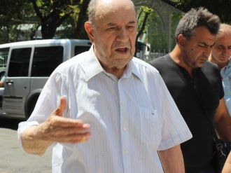 Elini kaldırdı, 20 bin TL dolandırıldı